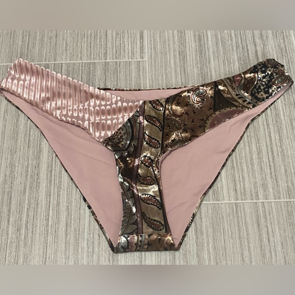 Elysiian Capri Bikini Bottom. Size Large. Top sold separately.